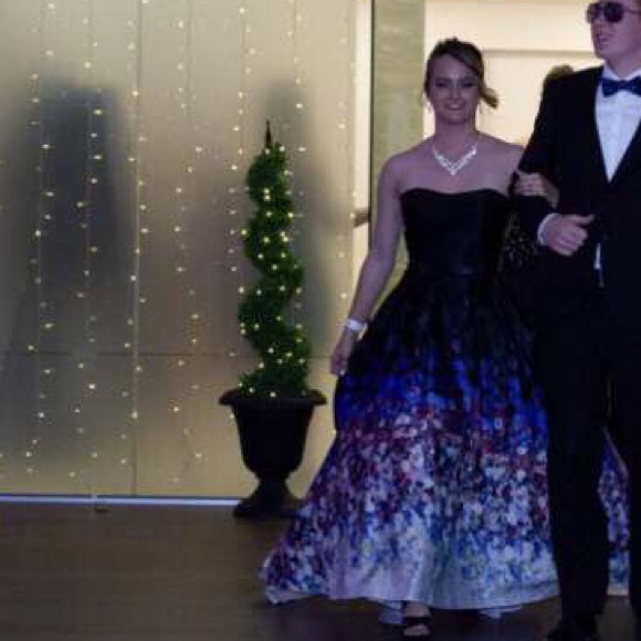 Floral ballgown strapless prom dress pockets black - Picture 4 of 5